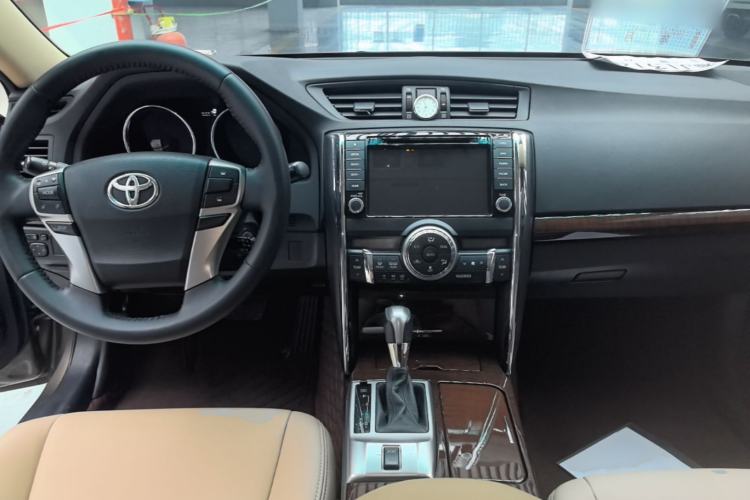 Used Toyota Reiz 2013 2.5V Shangrui Edition Center Console