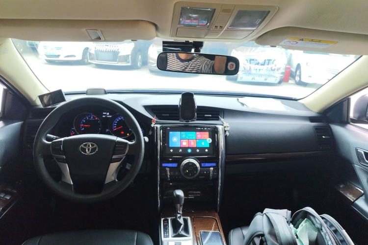 Used Toyota Reiz 2013 2.5S Elite Edition Center Console