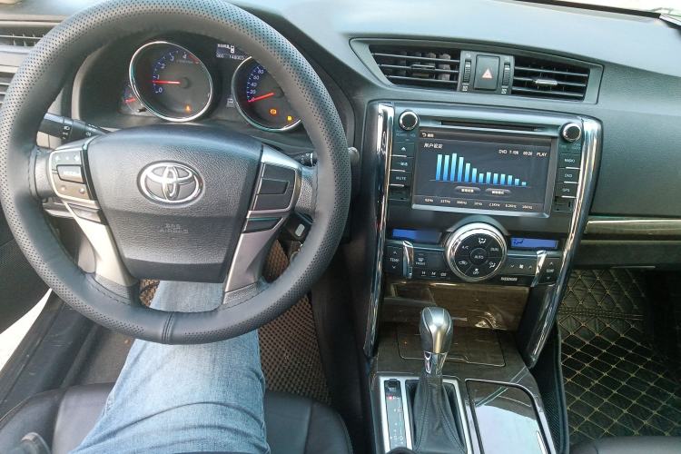 Used Toyota Reiz 2013 2.5V Elite Edition Center Console