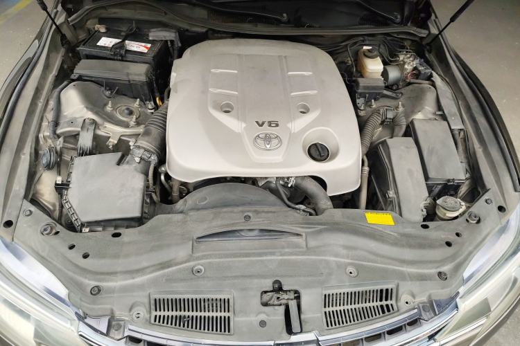 Used Toyota Reiz 2013 2.5S Elite Edition Engine Bay