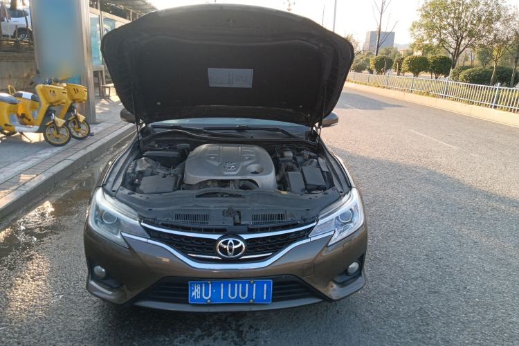Used Toyota Reiz 2013 2.5V Elite Edition Engine Bay