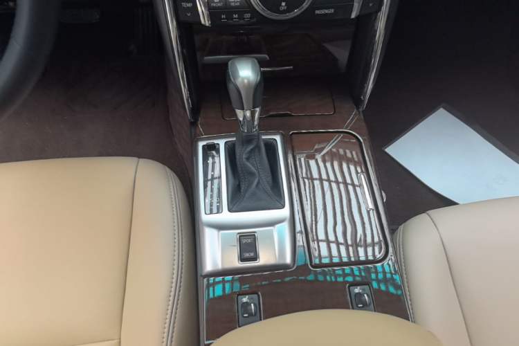 Used Toyota Reiz 2013 2.5V Shangrui Edition Gear Lever