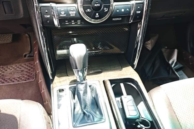 Used Toyota Reiz 2013 2.5V Shangrui Edition Gear Lever