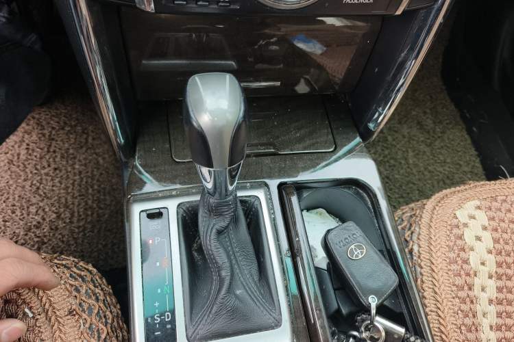 Used Toyota Reiz 2013 2.5V Shangrui Edition Gear Lever