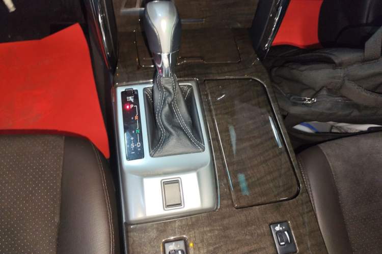 Used Toyota Reiz 2013 2.5V Shangrui Edition Gear Lever