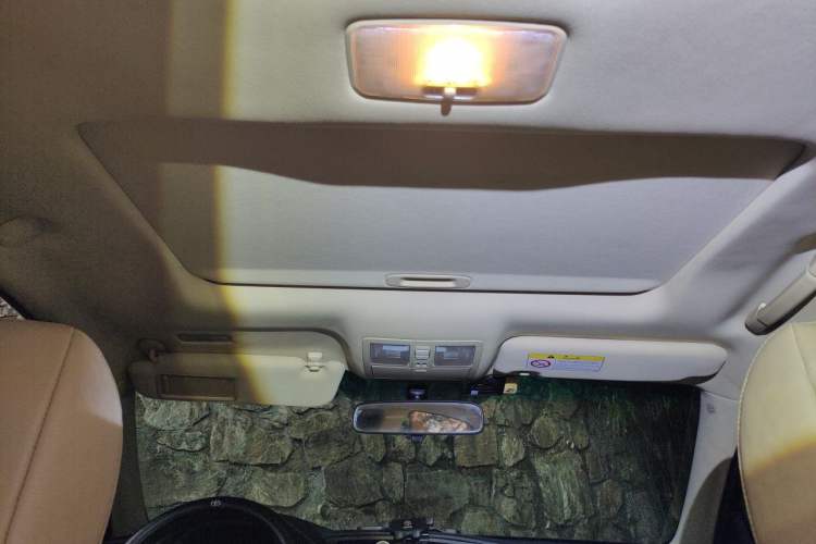 Used Toyota Reiz 2013 2.5V Shangrui Navigation Edition Headliner