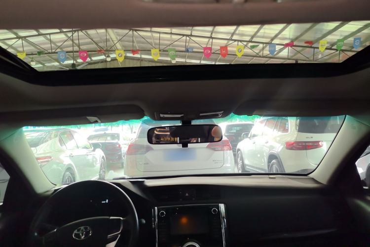 Used Toyota Reiz 2013 2.5V Shangrui Edition Headliner