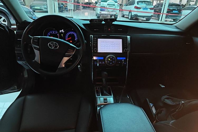 Used Toyota Reiz 2013 2.5S Elite Edition Interior 2