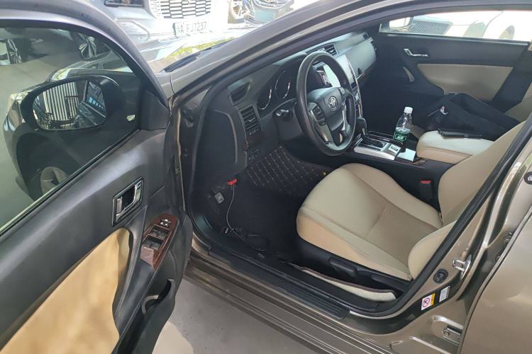 Used Toyota Reiz 2013 2.5S Elite Edition Interior 3