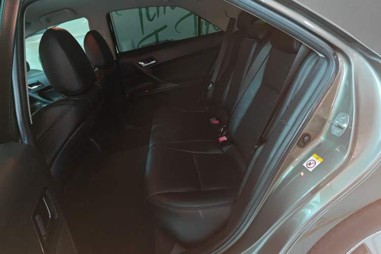 Used Toyota Reiz 2013 2.5S Elite Edition Interior 4