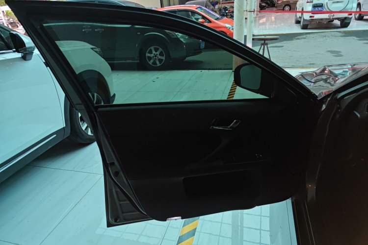 Used Toyota Reiz 2013 2.5S Elite Edition Interior 7