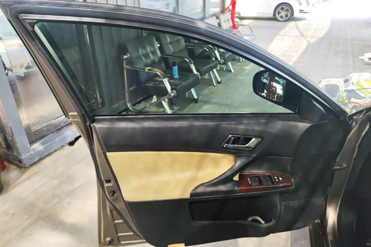 Used Toyota Reiz 2013 2.5S Elite Edition Interior 7