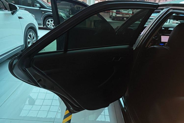 Used Toyota Reiz 2013 2.5S Elite Edition Interior 8