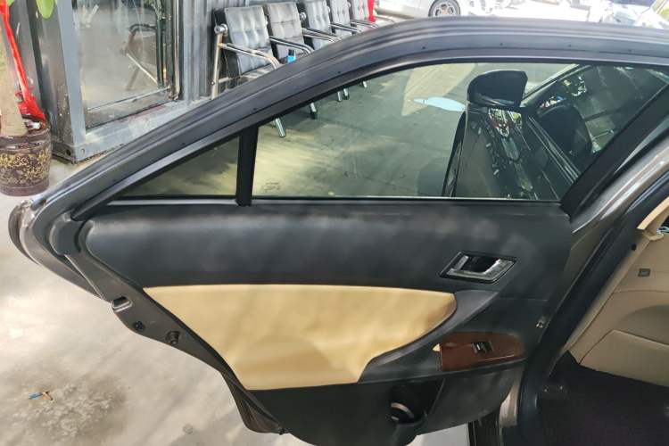 Used Toyota Reiz 2013 2.5S Elite Edition Interior 8