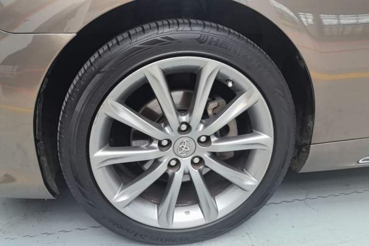 Used Toyota Reiz 2013 2.5V Shangrui Edition Left Front Wheel Hub