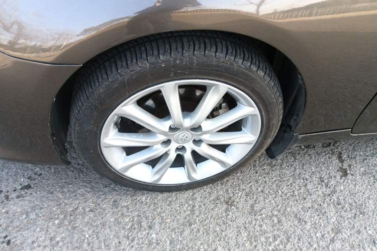 Used Toyota Reiz 2013 2.5V Elite Edition Left Front Wheel Hub