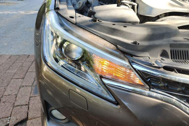 Used Toyota Reiz 2013 2.5S Elite Edition Right Front Headlight