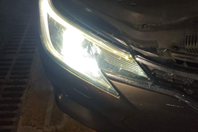 Used Toyota Reiz 2013 2.5V Shangrui Edition Right Front Headlight