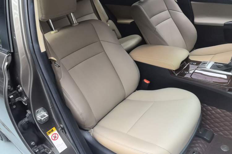 Used Toyota Reiz 2013 2.5V Shangrui Edition Right Front Seat