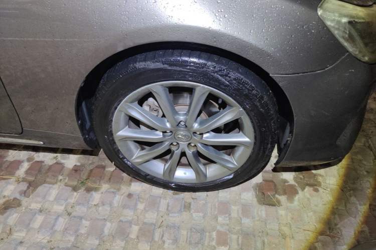 Used Toyota Reiz 2013 2.5V Shangrui Navigation Edition Right Front Wheel Hub