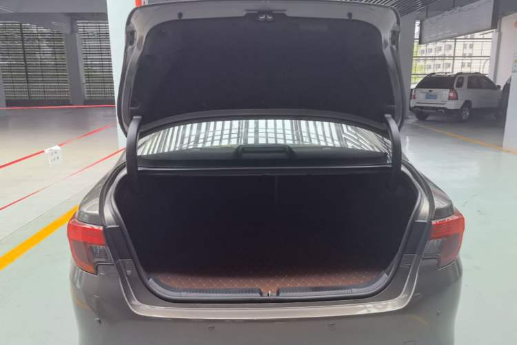 Used Toyota Reiz 2013 2.5V Shangrui Edition Trunk
