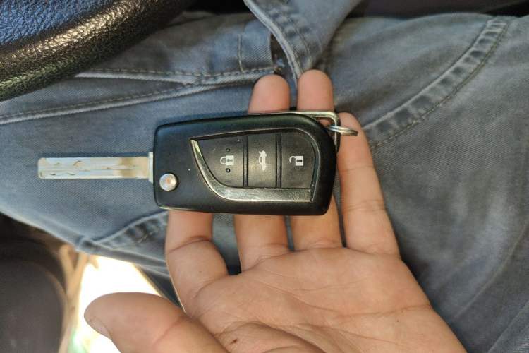 Used Toyota Reiz 2013 2.5S Elite Edition Vehicle Key