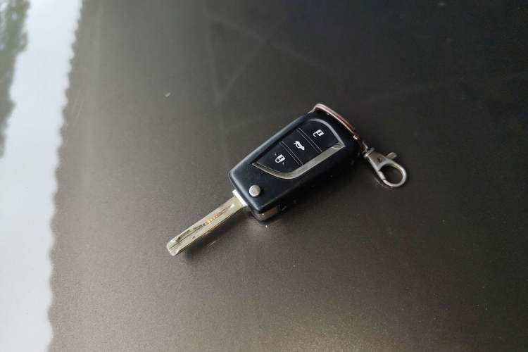 Used Toyota Reiz 2013 2.5S Elite Edition Vehicle Key