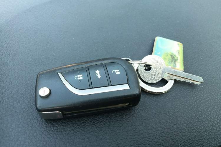 Used Toyota Reiz 2013 2.5V Elite Edition Vehicle Key