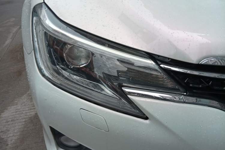 Used Toyota Reiz 2013 2.5V Shangrui Edition Right Front Headlight