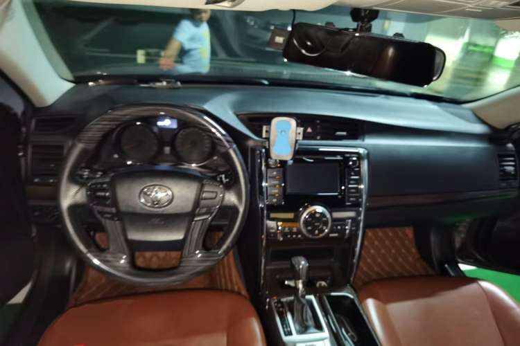 Used Toyota Reiz 2013 2.5S Elite Edition Center Console