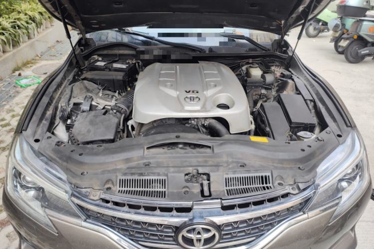 Used Toyota Reiz 2013 2.5S Elite Edition Engine Bay