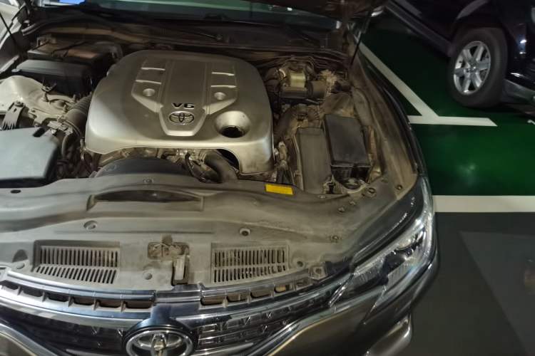 Used Toyota Reiz 2013 2.5S Elite Edition Engine Bay Left