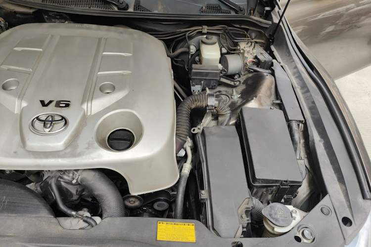 Used Toyota Reiz 2013 2.5S Elite Edition Engine Bay Left