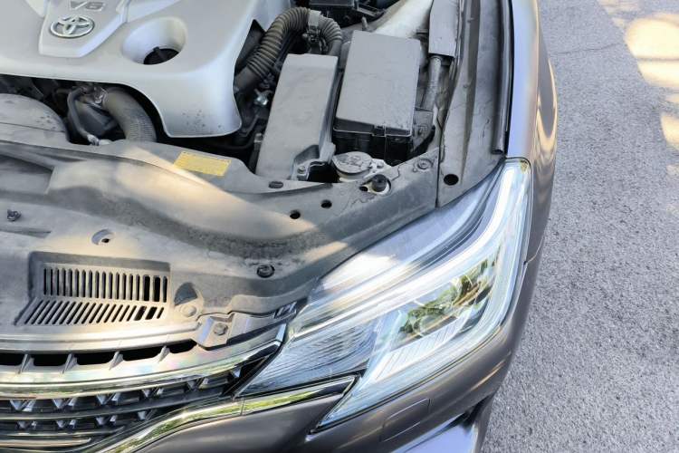 Used Toyota Reiz 2013 2.5V Shangrui Edition Engine Bay Left