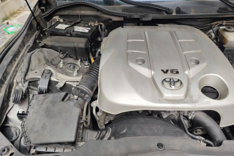 Used Toyota Reiz 2013 2.5S Elite Edition Engine Bay Right