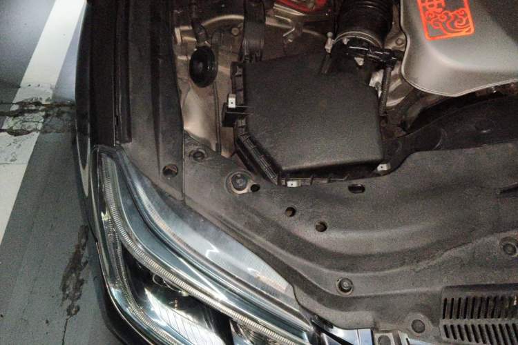 Used Toyota Reiz 2013 2.5S Elite Edition Engine Bay Right