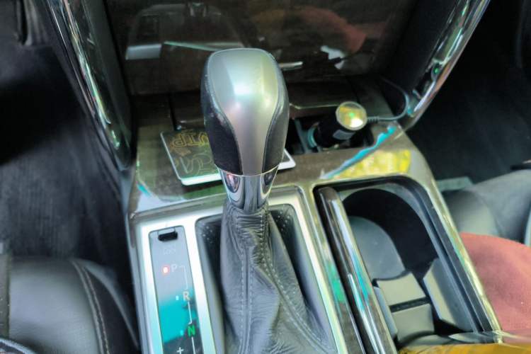 Used Toyota Reiz 2013 2.5V Shangrui Edition Gear Lever