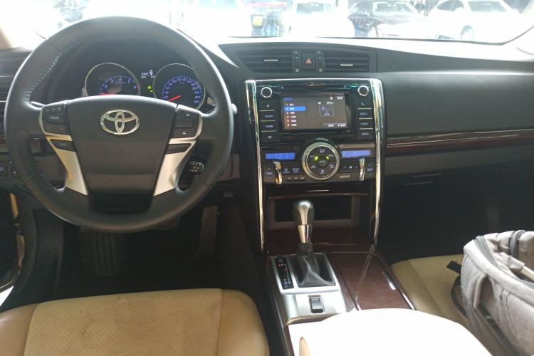 Used Toyota Reiz 2013 2.5V Shangrui Edition Interior 2