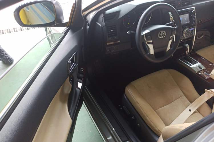 Used Toyota Reiz 2013 2.5V Shangrui Edition Interior 3