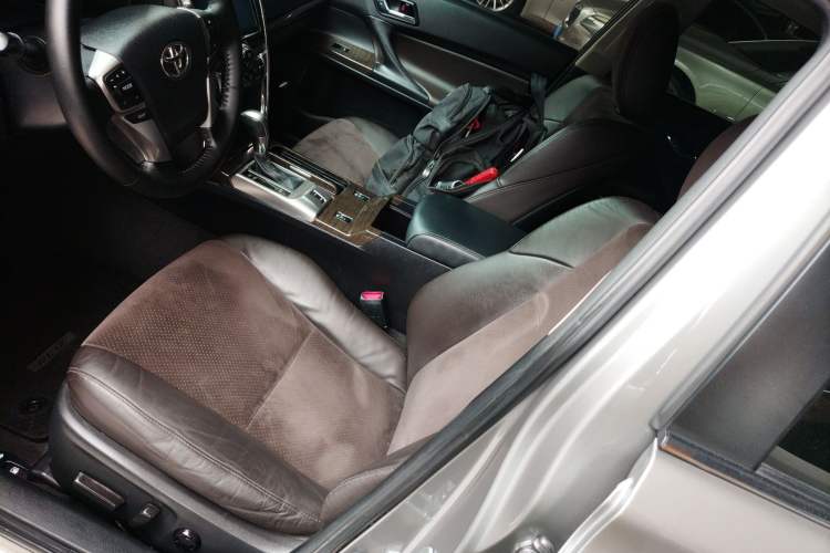 Used Toyota Reiz 2013 2.5V Shangrui Edition Left Front Seat