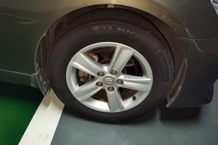 Used Toyota Reiz 2013 2.5S Elite Edition Right Front Wheel Hub
