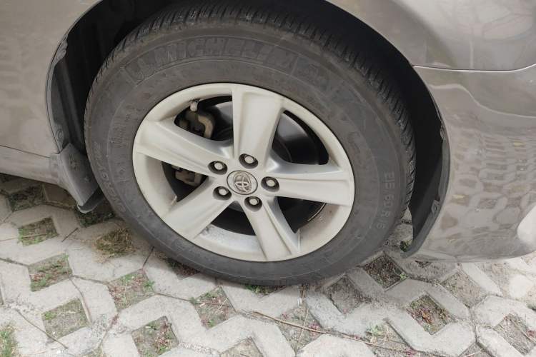 Used Toyota Reiz 2013 2.5S Elite Edition Right Front Wheel Hub
