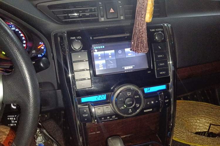 Used Toyota Reiz 2013 2.5V Shangrui Edition Audio And AC Panel