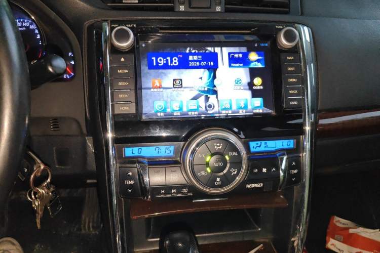 Used Toyota Reiz 2013 2.5S Elite Edition Audio And AC Panel