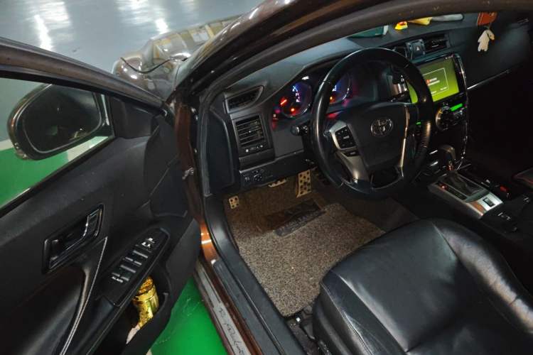 Used Toyota Reiz 2013 2.5V Elite Edition Driver Seat