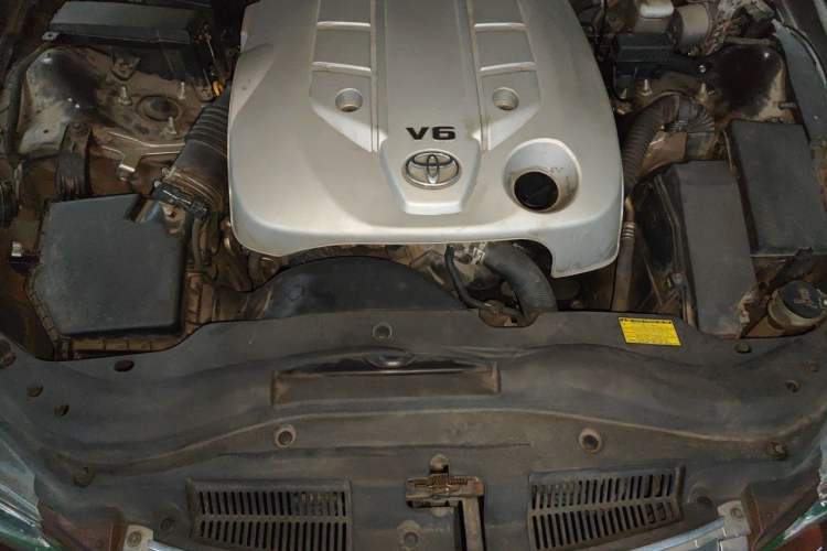 Used Toyota Reiz 2013 2.5V Elite Edition Engine Bay