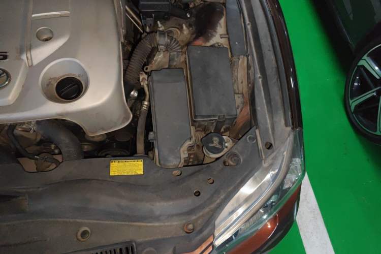 Used Toyota Reiz 2013 2.5V Elite Edition Engine Bay Left