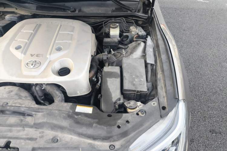 Used Toyota Reiz 2013 2.5V Elite Edition Engine Bay Left
