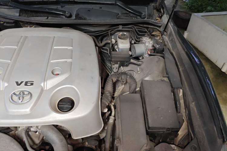 Used Toyota Reiz 2013 2.5S Elite Edition Engine Bay Left