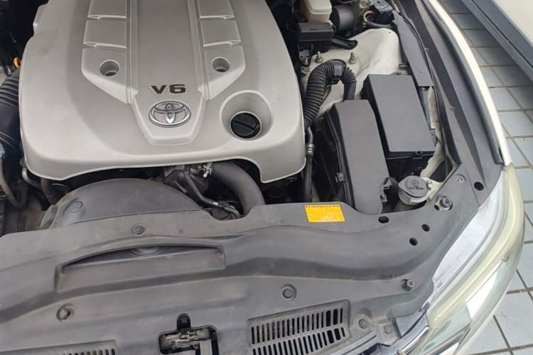 Used Toyota Reiz 2013 2.5S Elite Edition Engine Bay Left